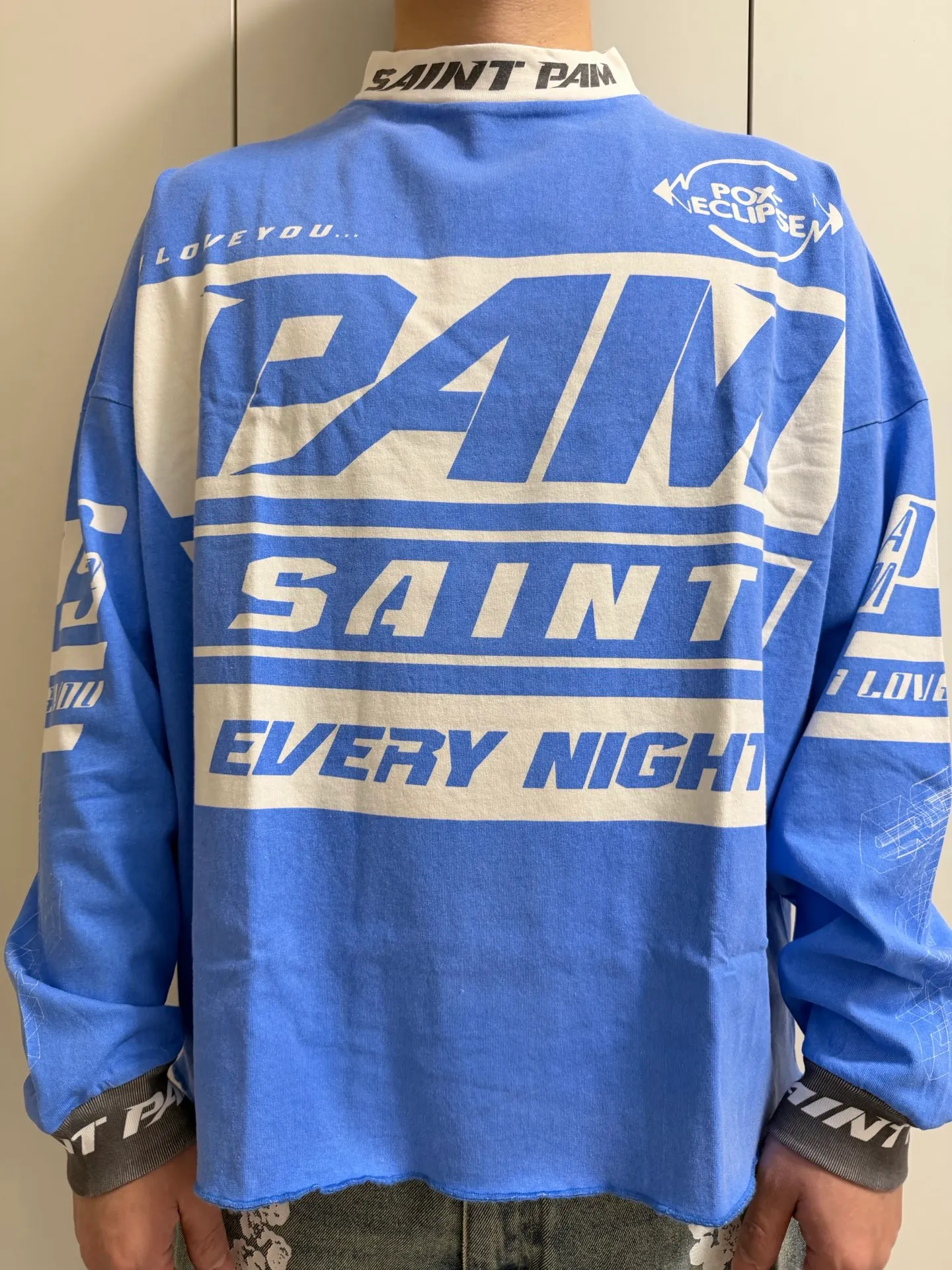 SAINT Mxxxxx Make the printing look distressed and white. Correct accessories. Customized co-branded model with P.A.M. wash mark.